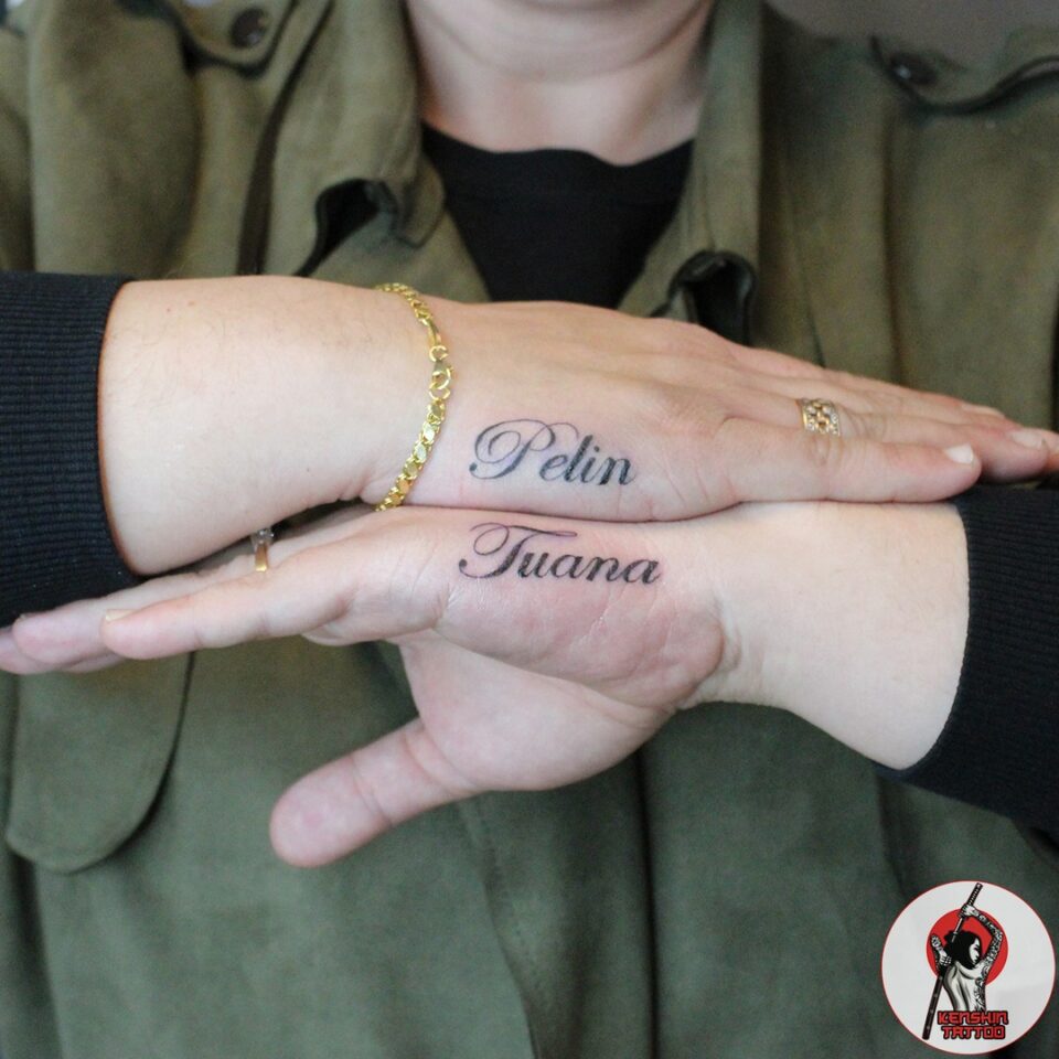 25 Unique Name Tattoos on Hand That Feel Personal and Timeless